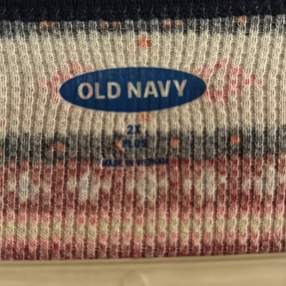 Old Navy 2x Thermal - Picture 2 of 2
